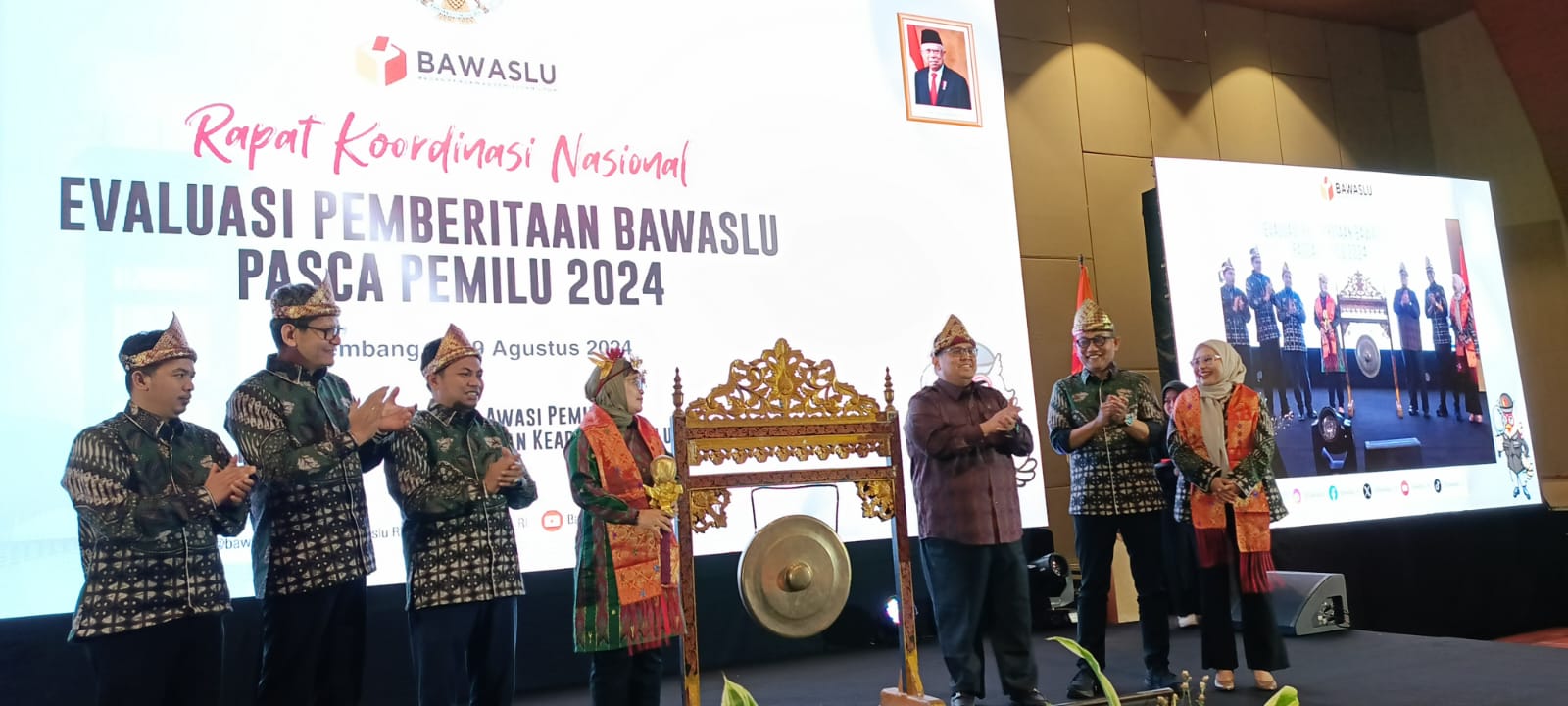 Ketua Bawaslu RI Rahmad Bagja saat membuka kegiatan Rakornas di Palembang