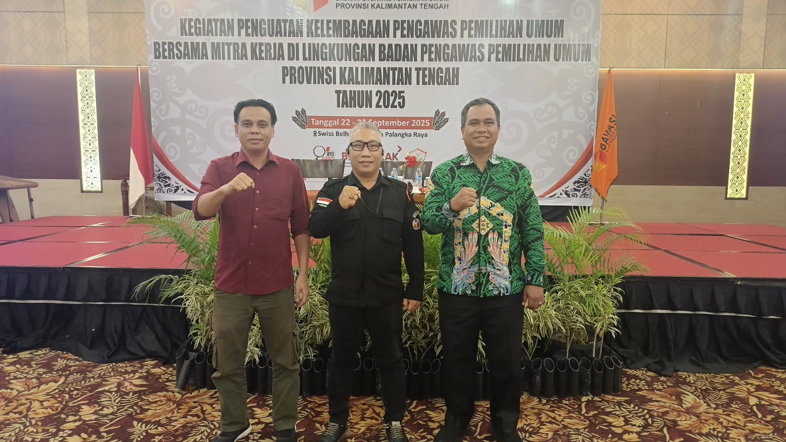 Ketua Dan Anggota Bawaslu Kabupaten Katingan Menghadiri Kegiatan Penguatan Kelembagaan Pengawas Pemilihan Umum bersama Mitra Kerja di lingkungan Badan Pengawas Pemilihan Umum Provinsi Kalimantan Tengah Tahun 2025