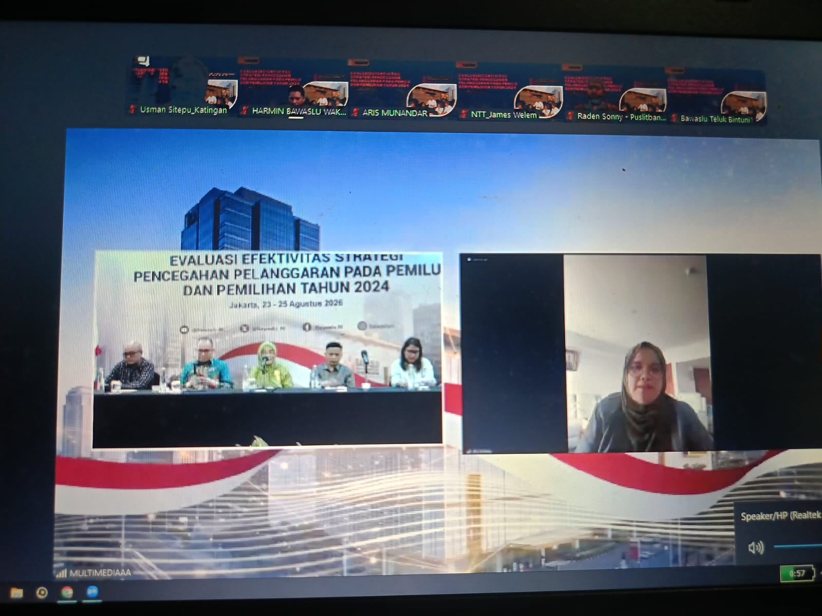 "Evaluasi Efektivitas Strategi Pencegahan Pelanggaran pada Pemilu dan Pemilihan Tahun 2024" yang turut dihadiri oleh jajaran Bawaslu Kabupaten Katingan melalui konferensi video.