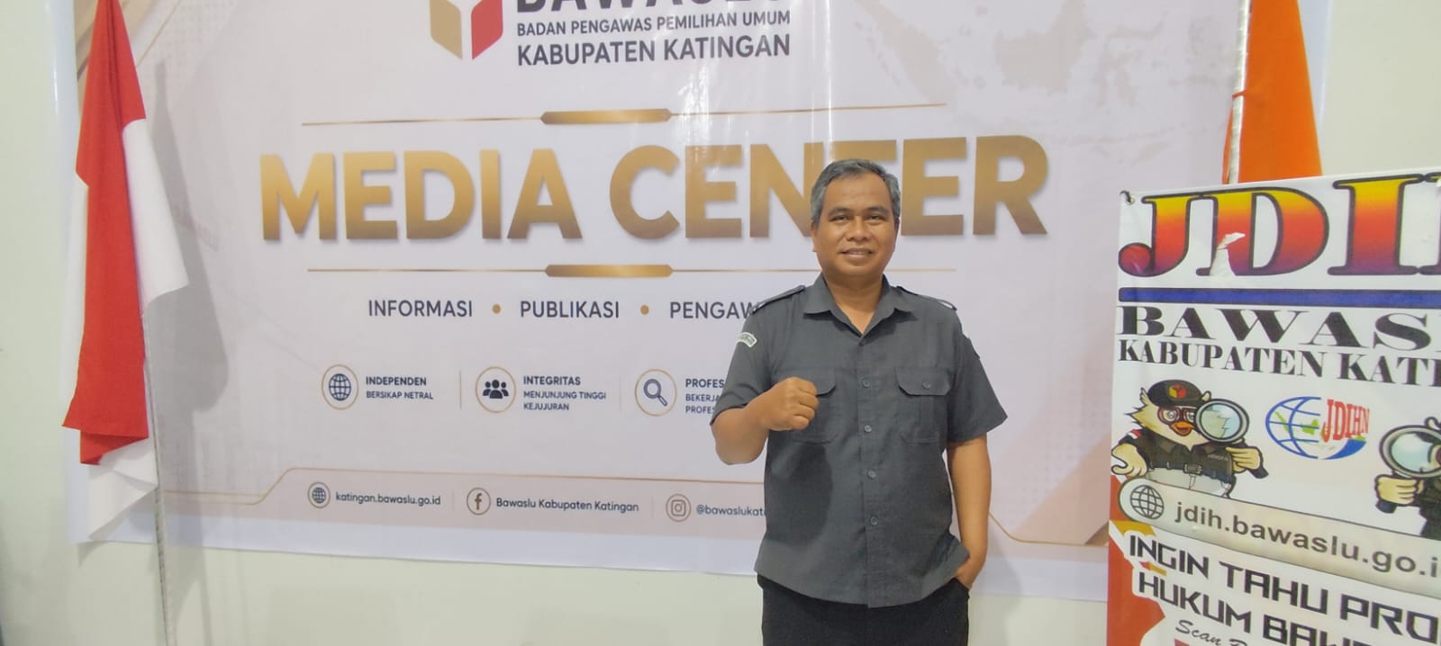 Koordinator Divisi Hukum, Pencegahan, Partisipasi Masyarakat, dan Hubungan Masyarakat (HP2H) Bawaslu Kabupaten Katingan, Usman Sitepu, memberikan keterangan terkait kesiapan peserta Pendidikan Pengawas Partisipatif (P2P). Kegiatan P2P diharapkan dapat meningkatkan pemahaman dan kapasitas peserta dalam berperan aktif melakukan pengawasan partisipatif serta mendorong keterlibatan masyarakat dalam mengawal proses demokrasi.