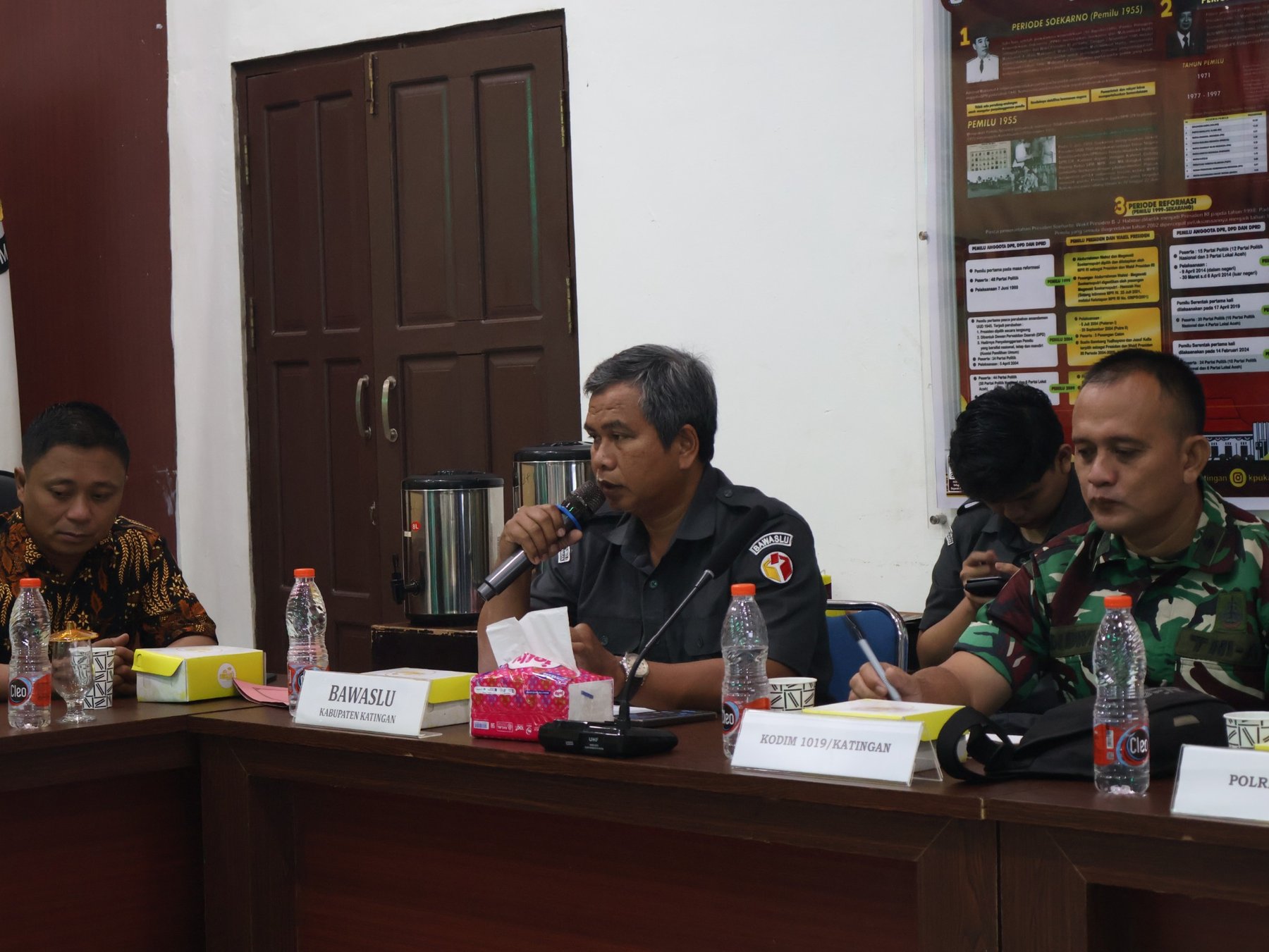 Koordiv HP2H Bawaslu Kabupaten Katingan, Usman Sitepu saat menyampaikan Sejumlah Catatan pada Rakor PDPB
