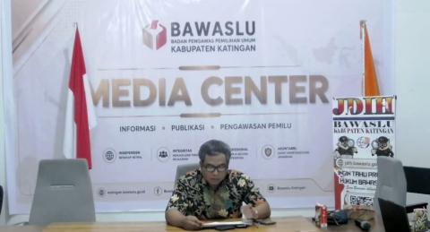 Koordinator Divisi HP2H Bawaslu Kabupaten Katingan, Usman Sitepu, saat diwawancarai oleh Humas terkait imbauan PDPB Triwulan IV Tahun 2026.