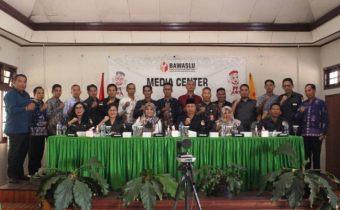 Lolly : Masyarakat Harus Teredukasi Soal Pengawasan Lewat Kerja Kehumasan