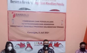 Ketua Bawaslu Katingan membuka Kegiatan Pembinaan Ketatausahaan dan Kearsipan Bagi Sekretariat di Lingkungan Bawaslu Provinsi Kalimantan Tengah