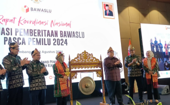 Ketua Bawaslu RI Rahmad Bagja saat membuka kegiatan Rakornas di Palembang