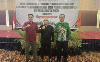 Ketua Dan Anggota Bawaslu Kabupaten Katingan Menghadiri Kegiatan Penguatan Kelembagaan Pengawas Pemilihan Umum bersama Mitra Kerja di lingkungan Badan Pengawas Pemilihan Umum Provinsi Kalimantan Tengah Tahun 2025