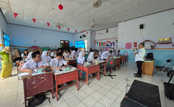 Bawaslu Katingan Goes to School