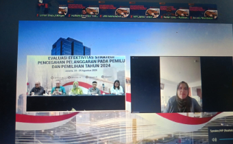 "Evaluasi Efektivitas Strategi Pencegahan Pelanggaran pada Pemilu dan Pemilihan Tahun 2024" yang turut dihadiri oleh jajaran Bawaslu Kabupaten Katingan melalui konferensi video.