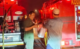 Bawaslu Katingan Beri Dukungan Asupan bagi Petugas Pemadam Karhutla